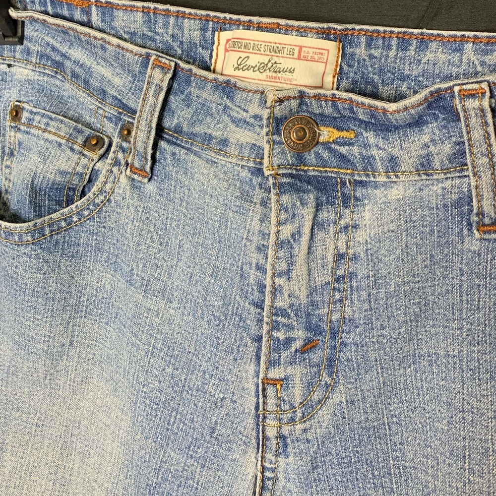 Vintage Levi Mid Rise Straight Jeans